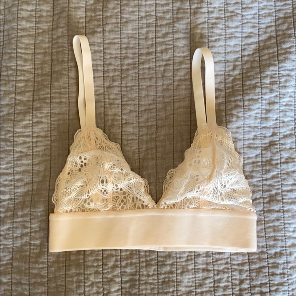 Lively long-lined lace bralette